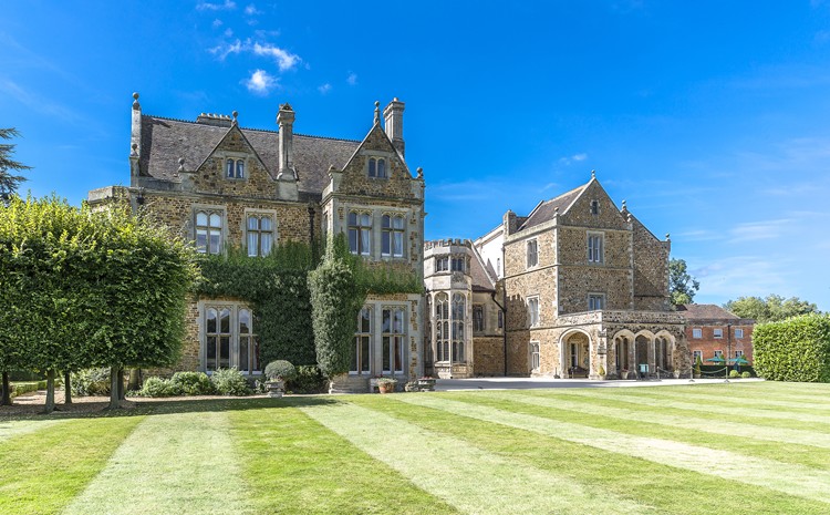 Fawsley Exterior Lawn